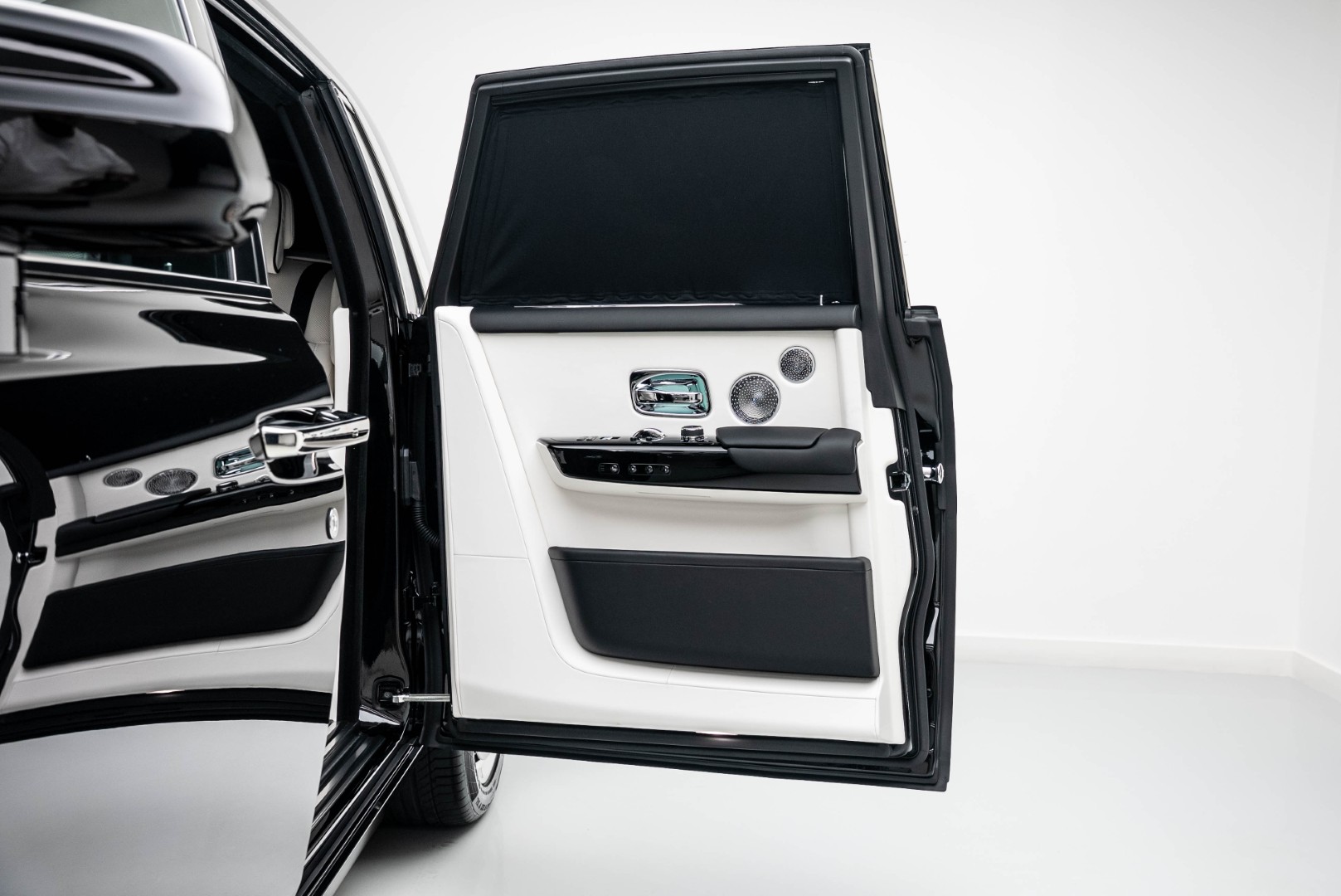 2026 ROLLS ROYCE PHANTOM | BLACK BADGE | GCC SPECS | WARRANTY SERVICE
